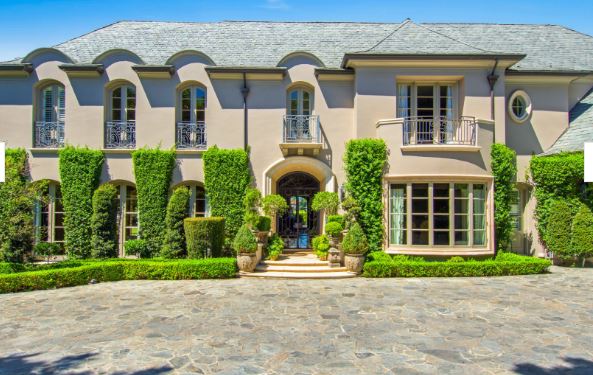 Producer Shelley and Dr. Frank Litvack's estate for sale